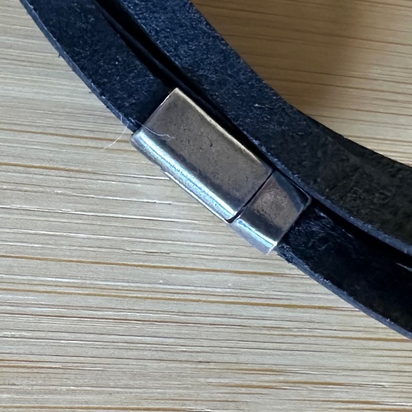Black Leather Wrap Bracelet w/ Magnetic Clasp - Picture 8 of 9